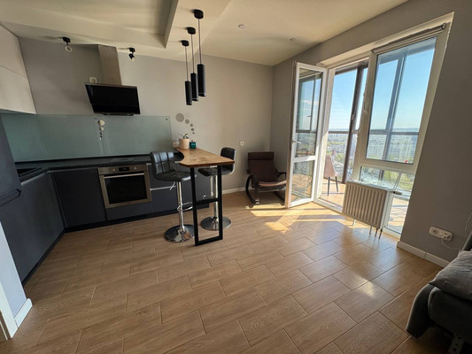 Купить --комнатную квартиру