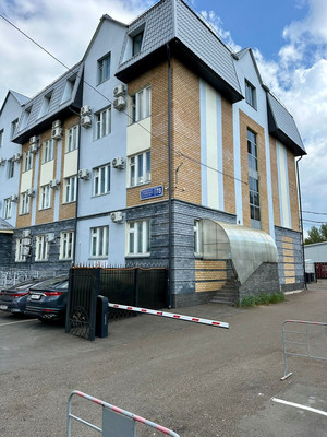 Снять  помещение свободного назначения