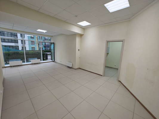 Снять  помещение свободного назначения