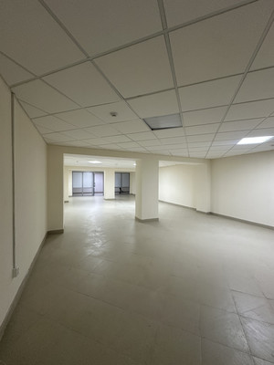 Снять  помещение свободного назначения